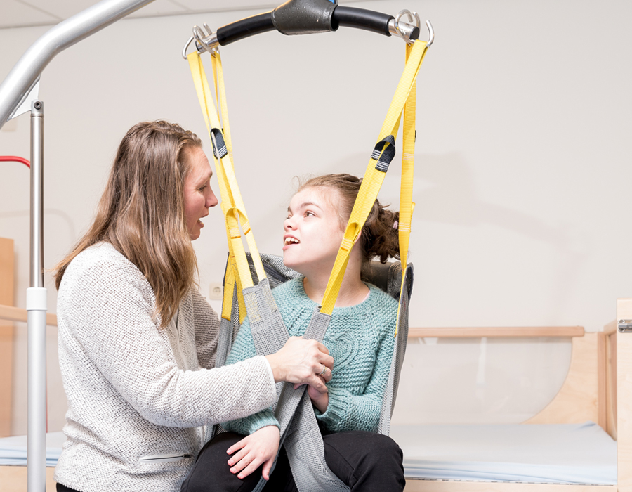 MHRA issues patient hoist safety alert following reports of fatal incidents